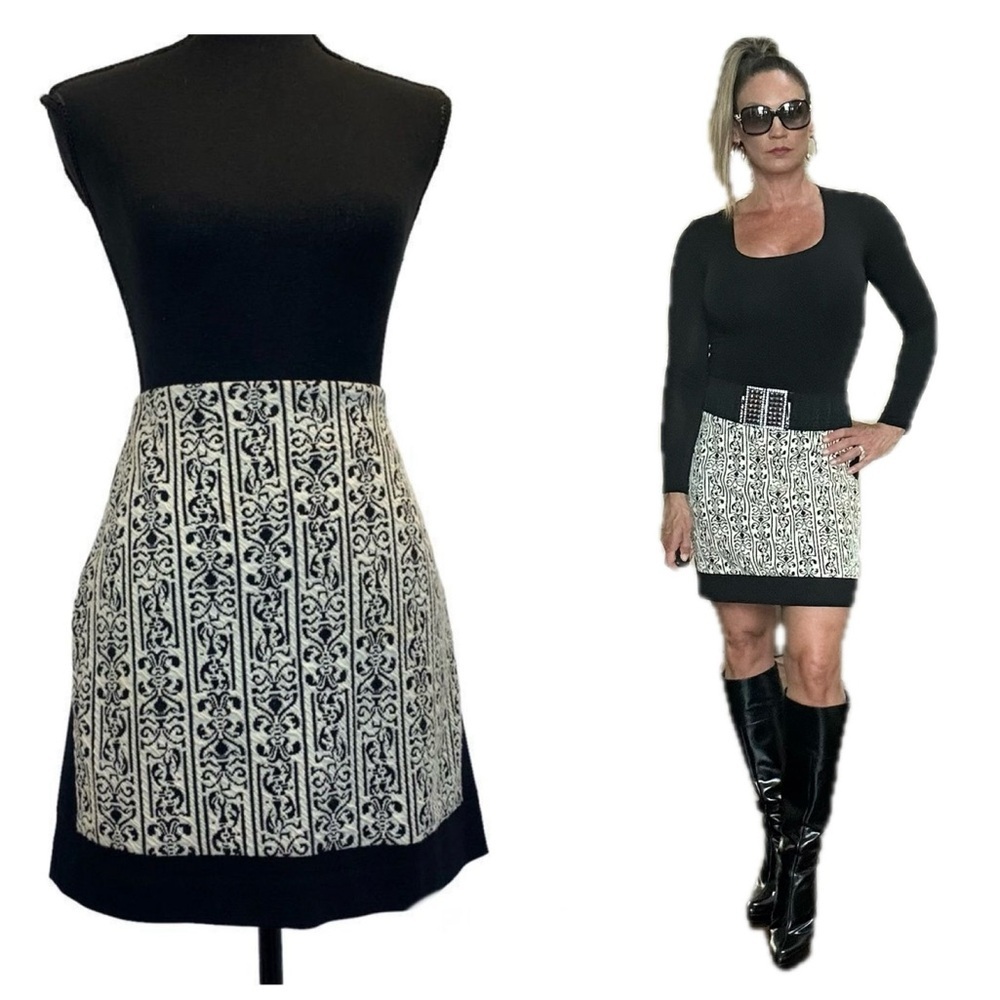 W.G.B by Walter Baker Cream black printed textured knit mini skirt Sz M